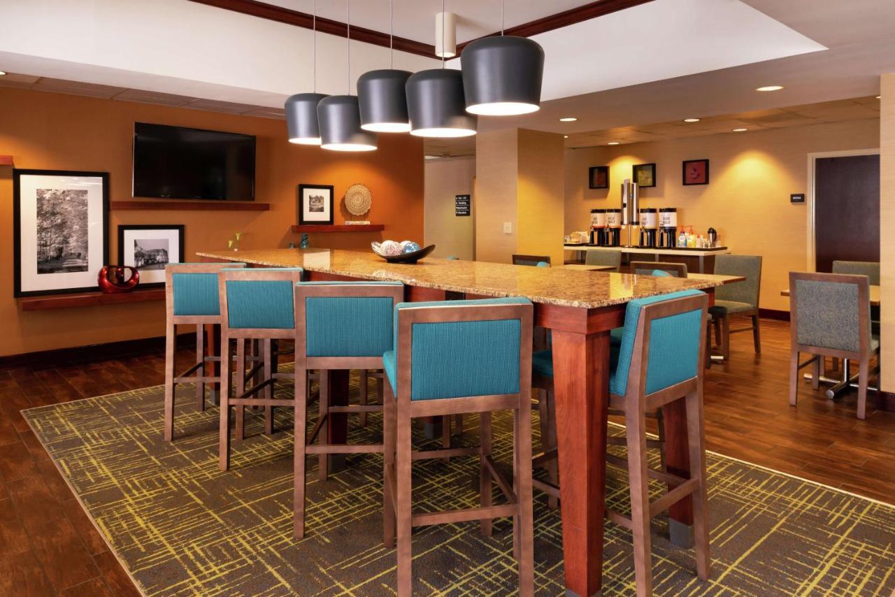Hampton Inn Greensboro Airport Exteriér fotografie